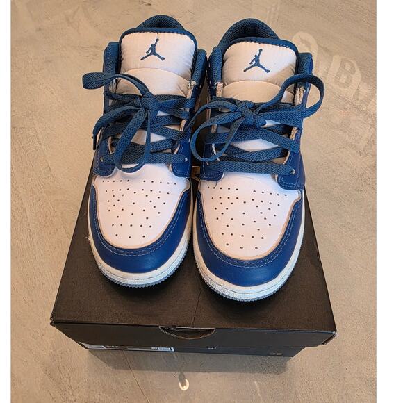 NIB Air Jordan 1 Low White Blue SZ 6.5Y Sneakers - Picture 1 of 6